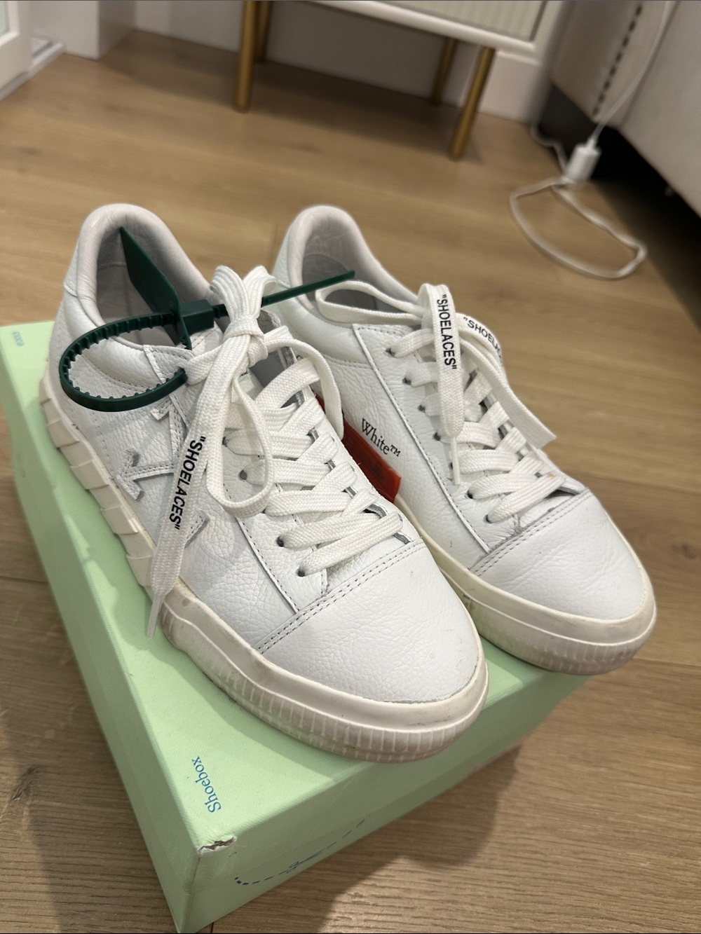 Off-White White Leather Low-Top Sneakers with Green Zip Tie